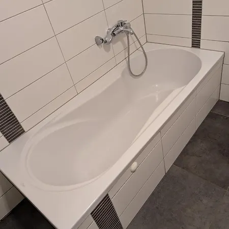 Large With Beautiful Views *