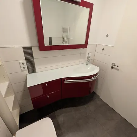 Large With Beautiful Views Apartment