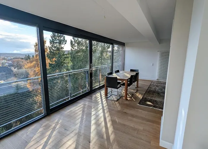 Large With Beautiful Views *