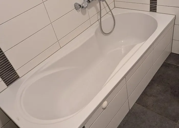 Large With Beautiful Views *